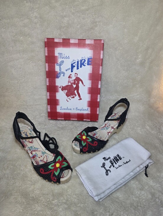 L-Fire Shoes - Miss L-Fire Tahiti Black Raffia Wood Wedges NIB 40